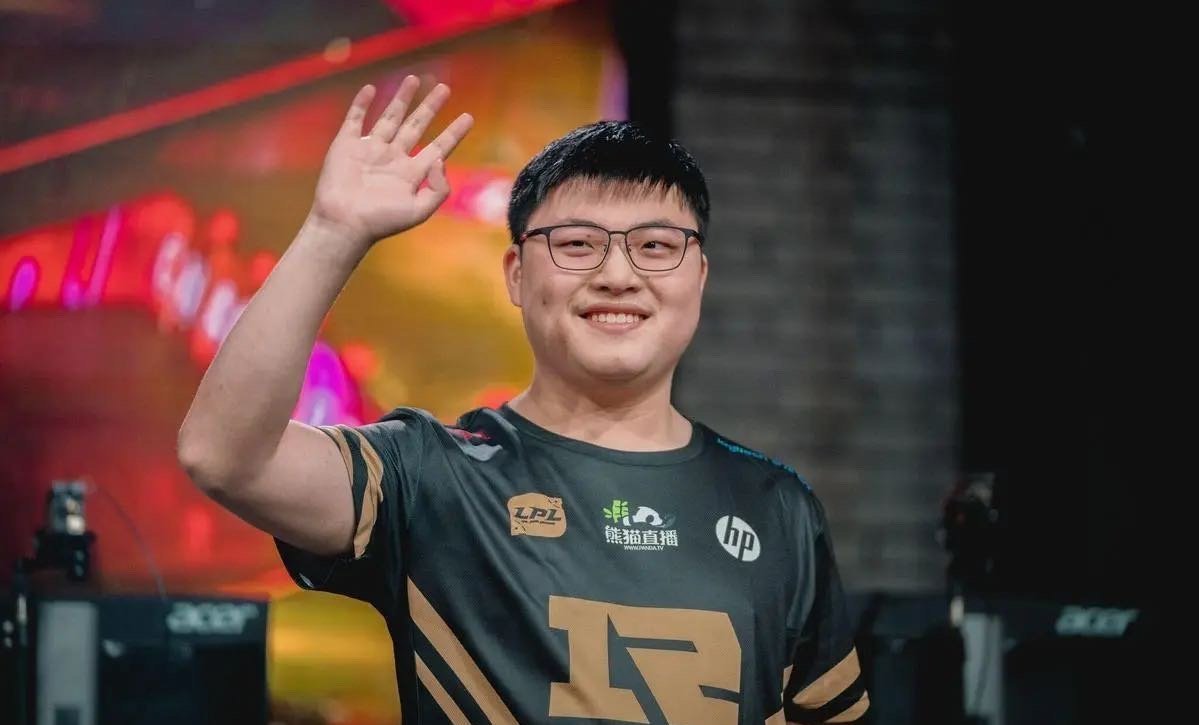 九游娱乐Uzi关键节点回归赛场,TES带队取胜!的简单介绍