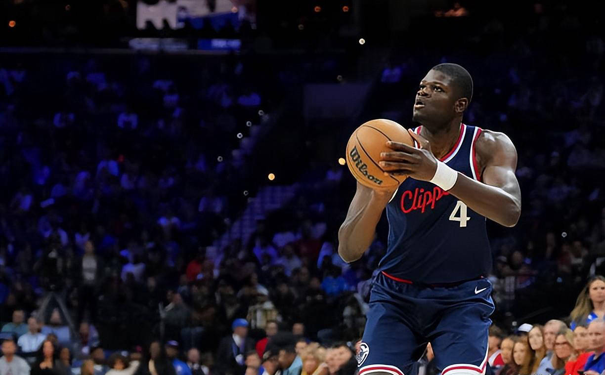 九游娱乐新奥尔良鹈鹕发布备战花絮，关键时刻外线爆发，NBA常规赛任务艰巨，团队化学反应显著的简单介绍